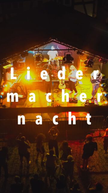 Vom 11.-13. Juni sieht der Schollenhof wieder so aus! Wir freuen uns zum 4. Mal die Liedermachernacht dort zu veranstalten 😍  ➡ Für Tickets & weitere Infos klicke den Link in der Bio.  🎥 @fs_fotosapiens  Song: No Authority - That Style  #liedermachernacht #musicfestival #festivalvibes #livemusic #openairfestival #sommerfestival #musikfestival #supportlivemusic #ortenau #achern #schwarzwald #badenwürttemberg