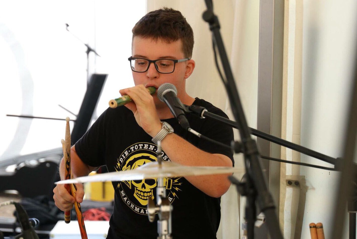 Liedermachernacht Start felix fehrenbach liedermacher festival wagshurst liedermachernacht schollenhof achern ortenau